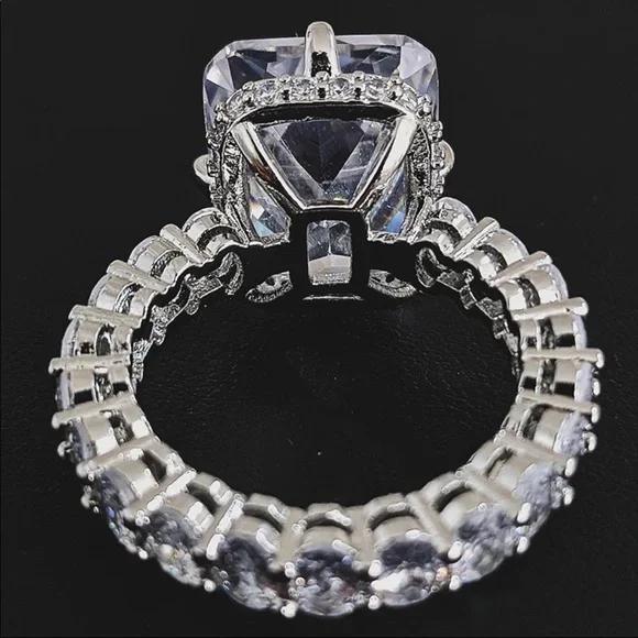 NEW 925 STERLING SILVER DIAMOND CUSHION RING - Picture 5 of 5